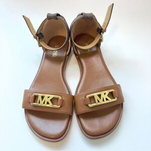 Like new! Michael Kors Camila Logo Trim Sandals – Size 6.5M